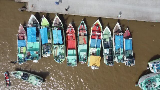 Paisagem Cidade Beira Rio Bel&eacute;m Par&aacute; Ver o Peso Mercado Peixe Pescador Pesca Municipal Centro Feira Livre Artesanato A&eacute;reo Drone &Aacute;gua Amaz&ocirc;nia Amazonas Belem Para Pr&eacute;dios Cultura Ver-o-Peso Barcos