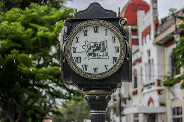 Fototapeta na wymiar the beautiful big clock is in the old city area of ​​semarang