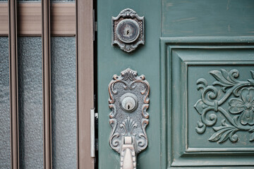 住宅のドアと鍵穴