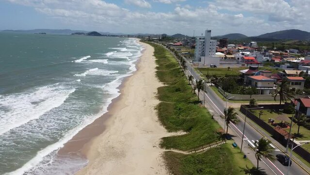 Litoral Praia Barra Velha Santa Catarina Motorhome Litoral Viagem Viajar Ver&atilde;o Veraneio Cidade Costeira Areia Ondas Van Vida N&ocirc;made Viajando Sul Brasil Palmeiras Restinga