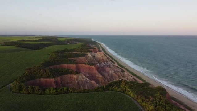 Fal&eacute;sias Praia Gunga Alagoas Paisagem Litoral Mar P&ocirc;r Por do Sol Oceano Areia Geologia Geografia Zona da Mata Geo Planeta Terra Ondas Geol&oacute;gico Acidente Geogr&aacute;fico