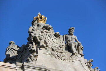 Estatua de bronce 