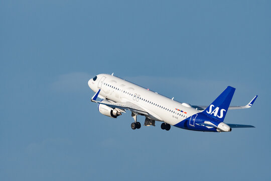 SAS Scandinavian airlines Airbus A320-251N jet departing from Zurich in Switzerland 2.1.2023