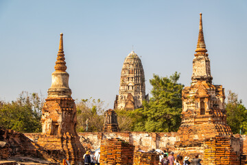 Fototapeta premium Ancient temples, Wat, Buddhist statues in Ayutthaya, Thailand
