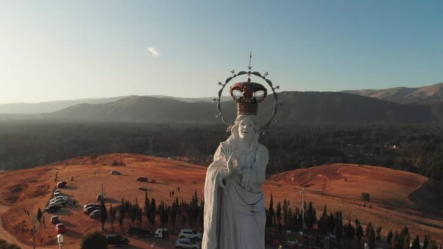 Estatua de Concepci&oacute;n en Huancayo