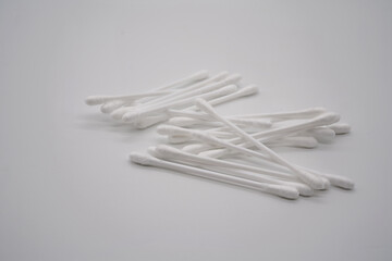 Cotton buds for cleaning the ears