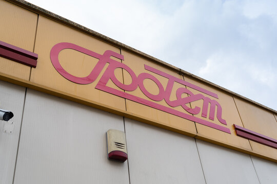 PSS Społem logo sign. Polish consumers' co-operative, grocery stores shop signboard with brand logotype. Powszechna Sp&oacute;łdzielnia Spożywc&oacute;w on March 25, 2023 in Sochaczew, Poland.