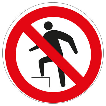 Panneau code de la navigation en eaux int&eacute;rieures: 
Interdiction de monter &agrave; bord