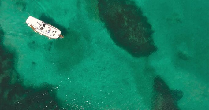 Playa de Formentor puerto Pollensa lla&uuml;t llaut menorqu&iacute;n