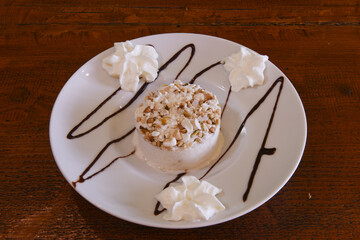 dessert au noix et au fromage