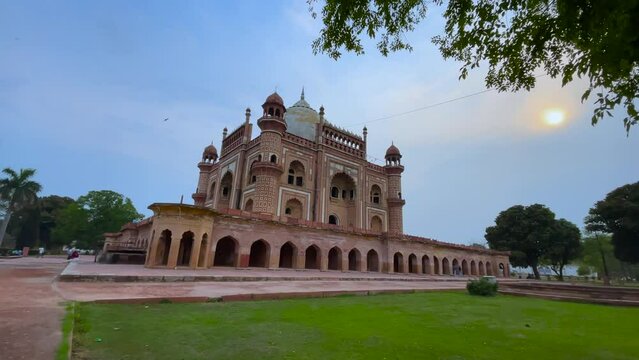 Safdarjung Tomb is located in New Delhi, India