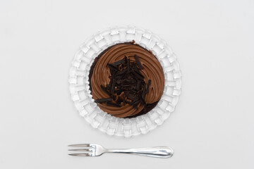 クリームたっぷりで美味しそうなチョコレートケーキ