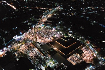 the atmosphere of the jami mosque