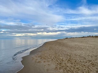 Morze bałtyckie bałtyk wiosna morze plaża niebo chmury - obrazy, fototapety, plakaty