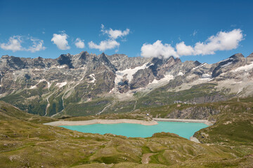 Fototapeta na wymiar View on the Matterhorn mountain ridge and Lago del Goillet, Italy