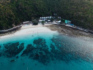 Koh Larn, a beautiful island near Bangkok, is in Pattaya City. Chonburi is a small island with clear blue and emerald green water, both Thai and foreign tourists come here. There are many facilities.
