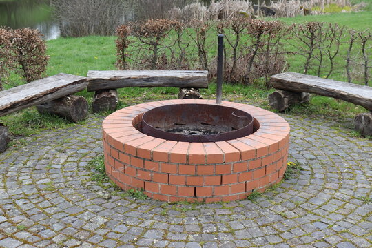 Grillplatz  im  Park.