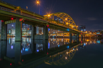 Fototapeta na wymiar Fort Duquesne Bridge Pittsburgh Pennsylvania 