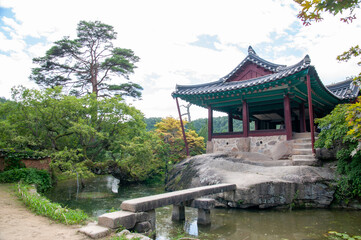 Obraz premium 고풍스러운 정자