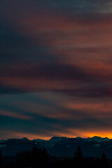 Obraz premium sunrise over cascade mountains