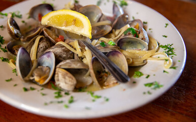 Steamed clams with linguini
