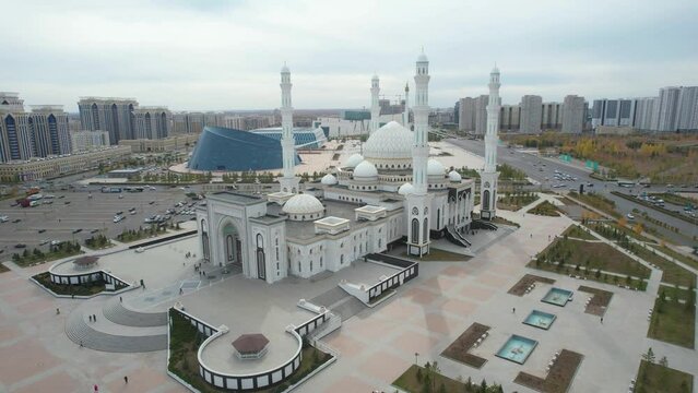 Астана республики 1 1. В каком году построена мечеть Астана баба в Туркменистане.