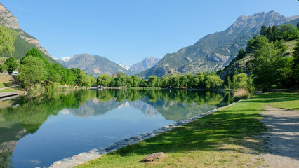 Naklejka na ściany i meble Lac de la Roche de Rame - Alpen in Frankreich - Route des Grandes Alpes