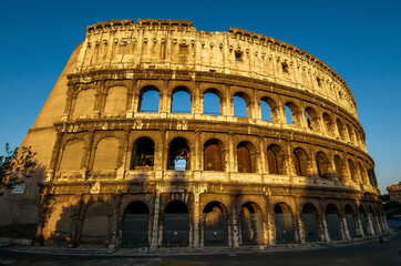 Fototapeta na wymiar Le Colisée de Rome en Italie
