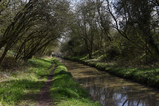 the walk along the oxford canal walk next to fenny Compton turnover bridge