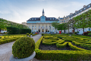 Vue extérieure de l'hôtel de ville de Saint-Mandé, France. Saint-Mandé est une commune située dans le département du Val-de-Marne en région Île-de-France, à l'est de Paris