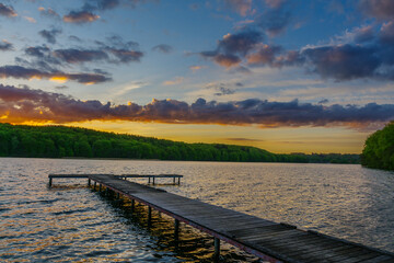 Zachód słońca nad jeziorem © Andrzej
