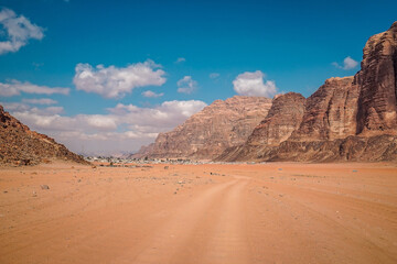 Fototapeta na wymiar wadi rum village view from the desert