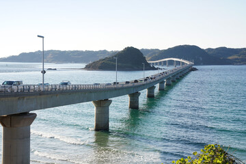 Obraz premium 渋滞する角島大橋