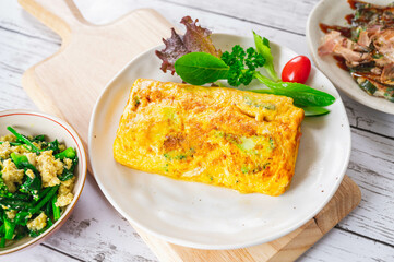 野菜入りオムレツ