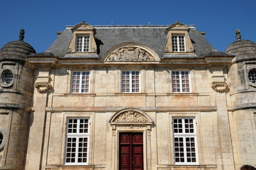 Fototapeta na wymiar France, the classical castle of Malle in Gironde