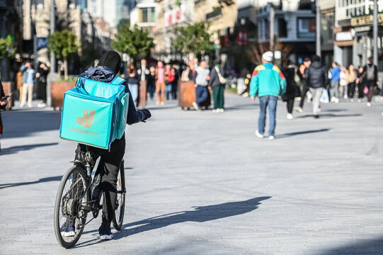 livreur repas horeca velo deliveroo Belgique Bruxelles