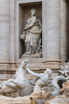 Statutes of the Trevi Fountain