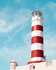 Faro en el puerto.