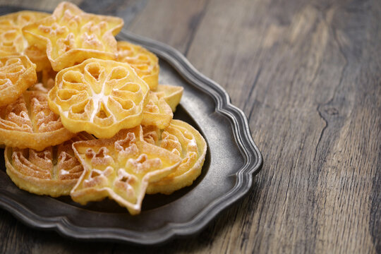 rosette cookies with copy space