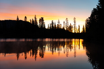 Fototapeta na wymiar Bench Lake at Sunrise