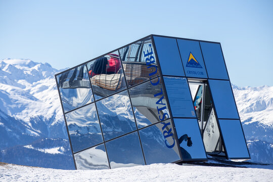Crystal Cube, Restaurant auf 2.600 Meter H&ouml;he in Serfaus, Fiss, Ladis im Winter
