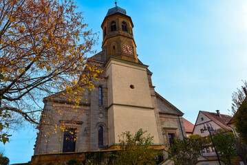 Fototapeta na wymiar Kath. Pfarrkirche St. Petrus und Paulus in Lauchheim im Ostalbkreis / Baden-Württemberg