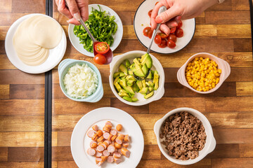 カラフルなカット野菜　Green and yellow vegetables