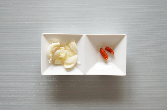 にんにくと唐辛子