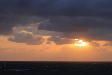 神湊港突堤灯台の朝