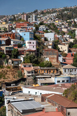 Obraz premium Beautiful view to traditional colorful city buildings in Valparaiso