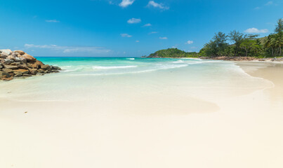 White sand and turquoise water in Anse Kerlan beach