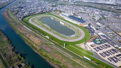 Obraz premium 2023年4月 オープン直前の京都競馬場周辺を空撮