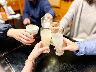 乾杯をする男女5人の手 © smile