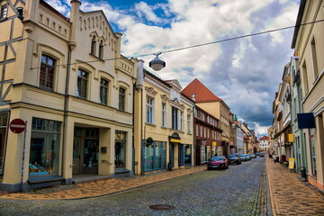 Fototapeta na wymiar teterow, deutschland - einkaufsstrasse in der altstadt